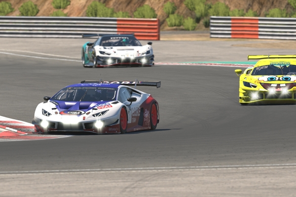 Je za námi první trénink sezóny GT3 na okruhu Navarra a nejrychlejším byl Vysloužil