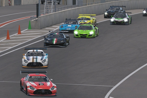 Druhý závod sezóny vyhrál Petr Hermoch a stal se lídrem šampionátu GT3