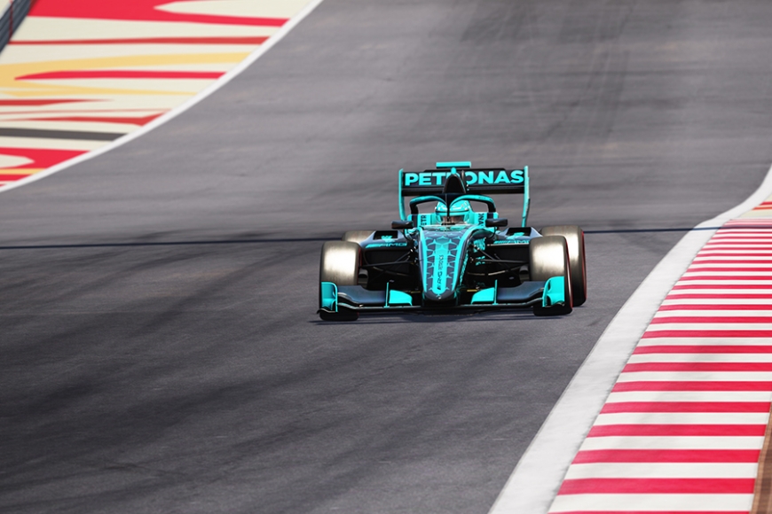 Niki Kedroníček vládne tréninkům v Bahrajnu a Nymsa hned za ním