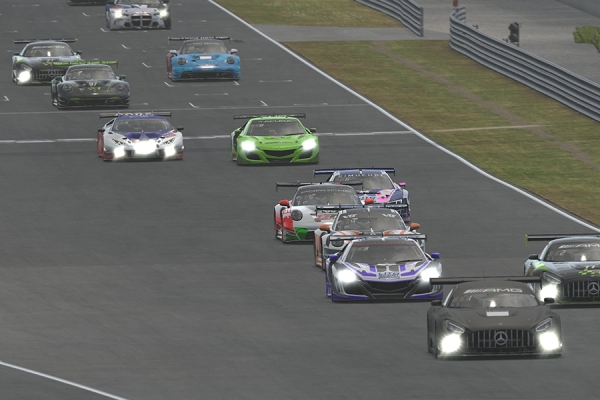 Šindelář ovládl první závod sezóny GT3 v prologu na okruhu Navarra